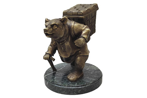 Медведь с коробом